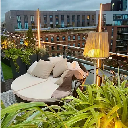 Appartement Ancoats Getaway With Terrace And Hot Tub à Manchester Extérieur photo