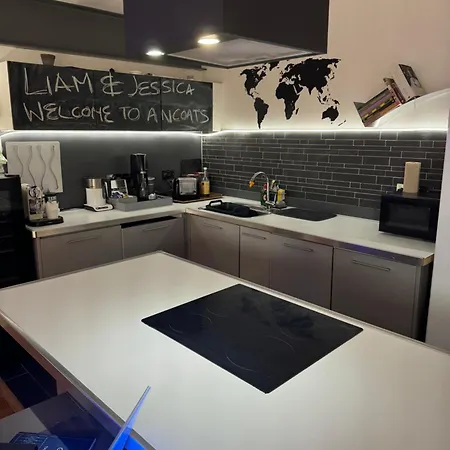 Appartement Ancoats Getaway With Terrace And Hot Tub à Manchester Extérieur photo