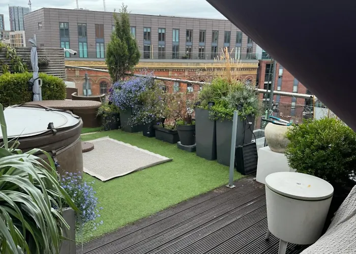 Ancoats Getaway With Terrace And Hot Tub