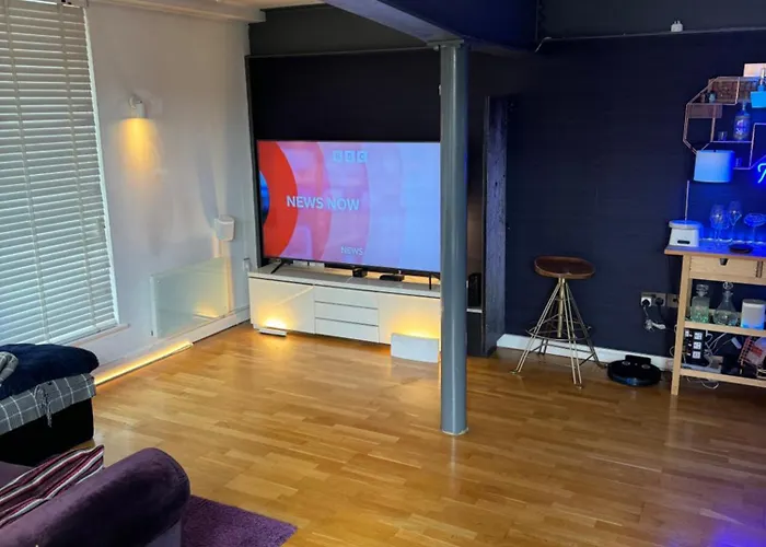 Ancoats Getaway With Terrace And Hot Tub