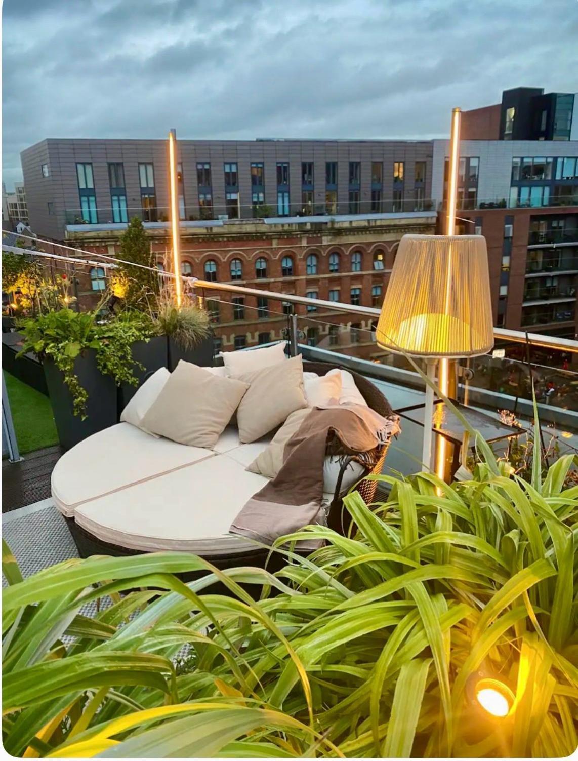 Apartment Ancoats Getaway With Terrace And Hot Tub Manchester